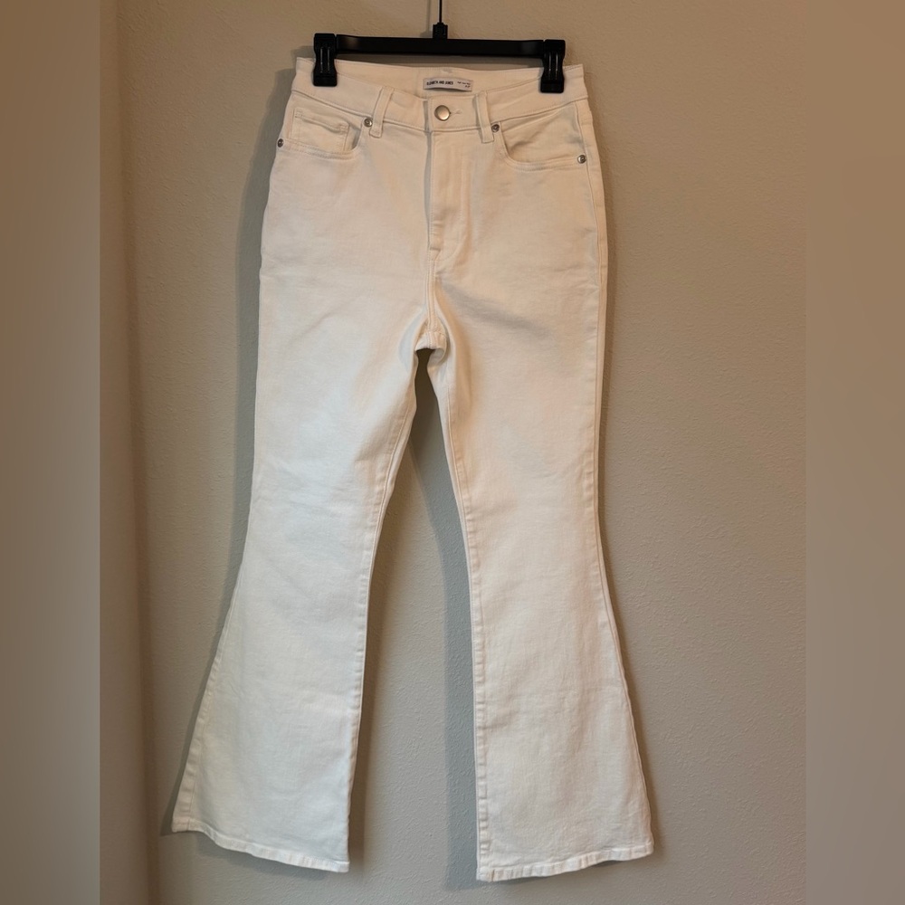 Elizabeth and James Off-White Flare Jeans High Rise off white size 27